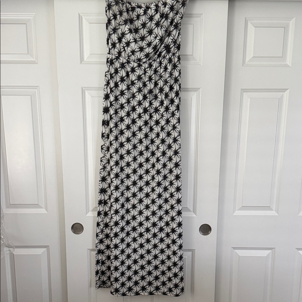 Honolua Wahina Black and White sleeveless Palm Maxi Dress Size: M MWOT ✨